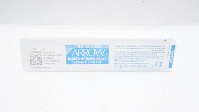 Arrow RA-04220 Quick Flash Radial Artery Catheterization Set 20Ga x 1-1/2inch